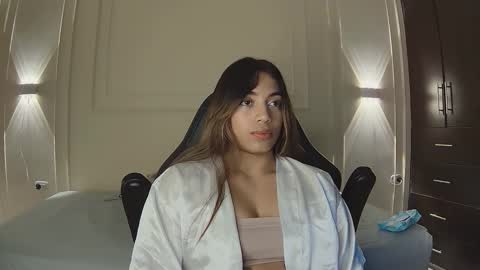 rachell_owen online show from December 19, 5:21 am