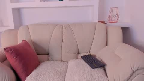 Snapshot of radiant_naomi chatting on September 26, 11:52 am Radiant Naomi online show from September 26, 11:52 am