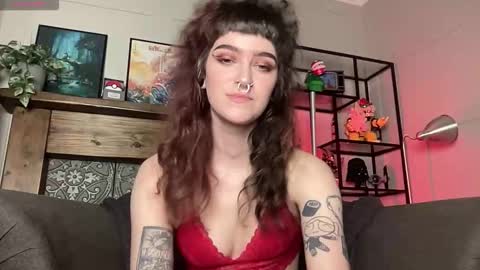 Rae online show from November 18, 7:04 pm