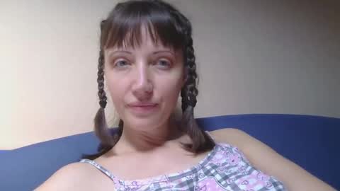 Rafaella online show from April 22, 1:19 pm