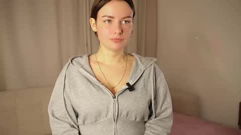 Caroline  online show from November 7, 7:41 pm