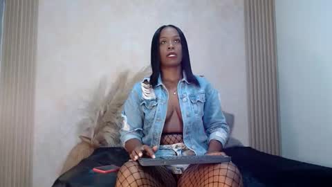 raichellcooper1 online show from November 17, 12:39 pm