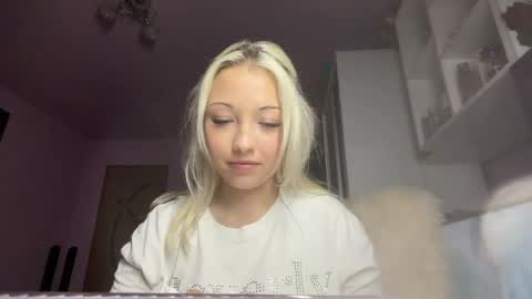 Emma online show from May 25, 6:29 pm