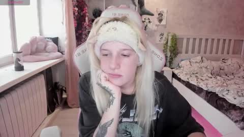 Snapshot of rapunzel_cute chatting on October 5, 1:16 pm Rapunzel online show from October 5, 1:16 pm