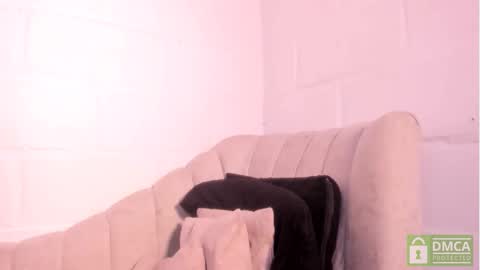Snapshot of raquel_dl chatting on October 10, 12:37 am Raquel online show from October 10, 12:37 am