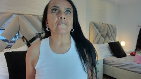 Snapshot of raquel_moore chatting on January 25, 6:54 pm Raquel Moore online show from January 25, 6:54 pm