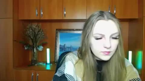 raspberry0101 online show from September 27, 6:31 am