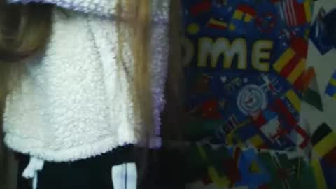 raspberry0101 online show from October 8, 1:04 pm