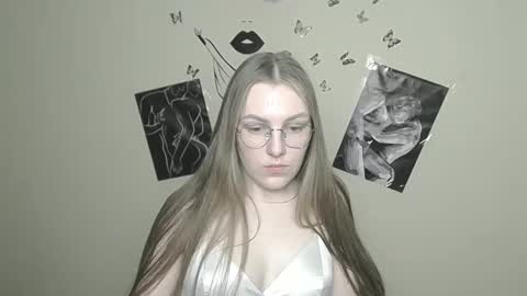 raspberry0101 online show from January 30, 11:45 pm