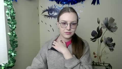 raspberry0101 online show from February 18, 7:54 am