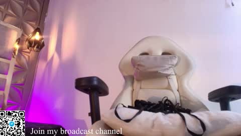   online show from November 4, 11:04 am