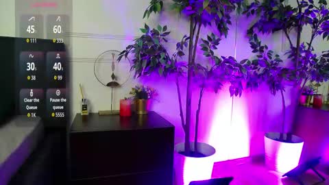 Raven Foxxy online show from April 5, 5:17 am