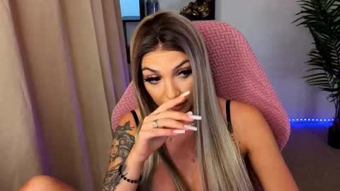 raven_inkk online show from November 28, 10:40 am