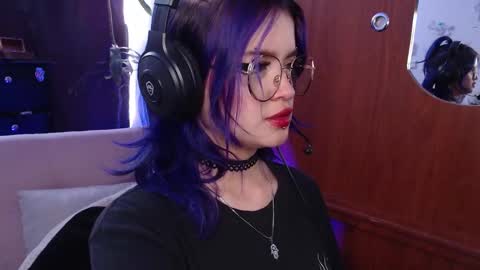Snapshot of raventh_ chatting on October 9, 2:43 pm raventh_ online show from October 9, 2:43 pm