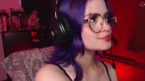 Snapshot of raventh_ chatting on October 12, 7:27 pm raventh_ online show from October 12, 7:27 pm