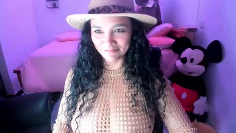 Danna online show from February 1, 11:36 pm