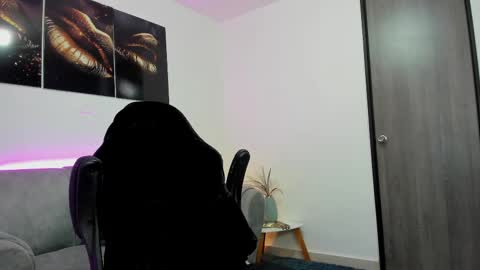 Alina Cruz online show from February 27, 7:47 pm