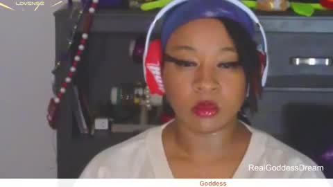realgoddessdream online show from April 15, 12:55 am