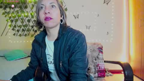 Snapshot of rebbeca09 chatting on September 24, 10:47 am Rebbeca online show from September 24, 10:47 am
