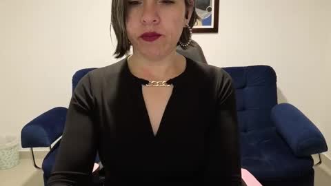 Rebbeca online show from December 14, 10:32 am