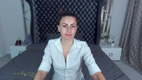 rebecca_diamonds online show from October 19, 5:09 am