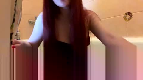 red_barbiiie online show from March 23, 4:24 pm