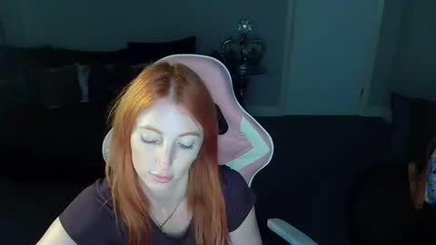 Snapshot of red_firesquirt chatting on September 11, 9:04 pm Red -  online show from September 11, 9:04 pm