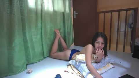 Snapshot of red_rose20315004 chatting on October 6, 1:55 am Rose online show from October 6, 1:55 am