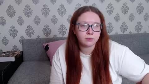 Chloe online show from October 19, 9:33 am