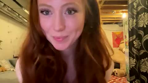 RedGingerSnapz online show from March 9, 9:07 pm