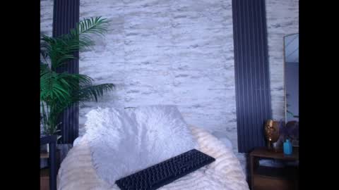 REDHOOD online show from April 13, 6:20 pm