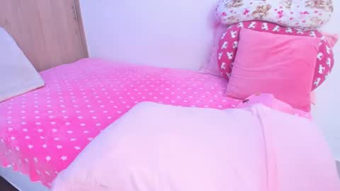 redski77 online show from September 18, 6:56 am