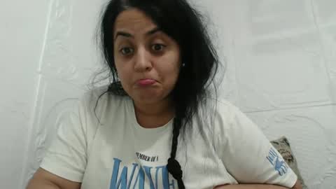 Reea online show from December 2, 7:14 pm