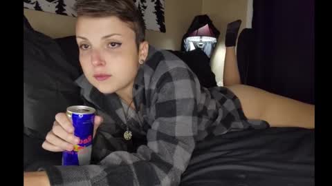 Snapshot of reee4mebb chatting on October 3, 5:01 am Kenzie online show from October 3, 5:01 am