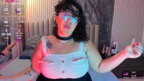 reginavegaa online show from March 6, 11:58 am