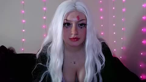 reiannmay online show from January 14, 5:01 am