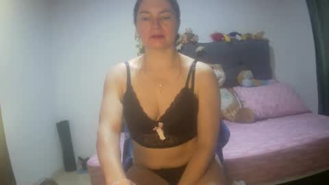 Snapshot of renata_hot1 chatting on September 28, 12:39 am renata_hot1 online show from September 28, 12:39 am