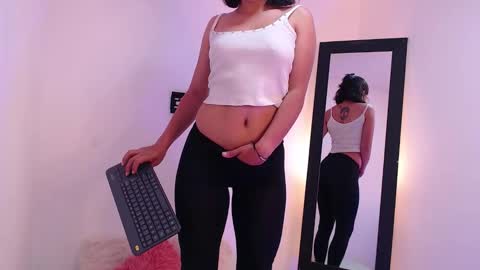 renataj online show from November 29, 11:36 am