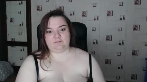 renataoia online show from November 28, 4:10 pm