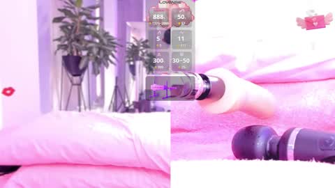 Snapshot of revy_black69 chatting on December 29, 8:04 pm Rebecca y sarih online show from December 29, 8:04 pm