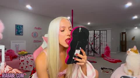 ria  online show from October 21, 3:21 am