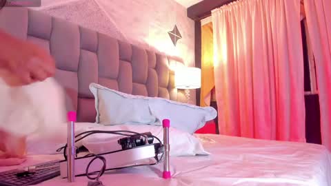 Riana online show from March 1, 7:08 am