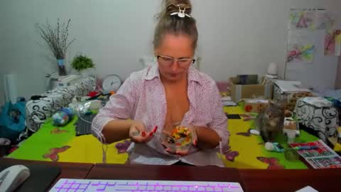 Anna - not anna - right Anna  online show from October 26, 3:51 pm