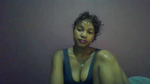 ricie001 online show from May 8, 12:41 pm