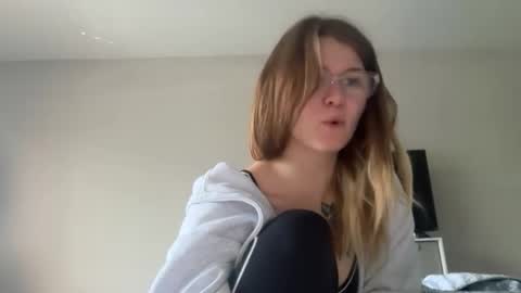 riley_ray69 online show from April 29, 3:26 pm