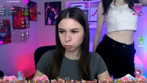 Snapshot of riley_sanders chatting on September 25, 11:20 am Meow online show from September 25, 11:20 am