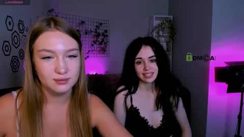 Snapshot of riley_sanders chatting on October 14, 11:18 pm Meow online show from October 14, 11:18 pm