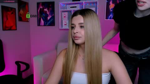 Snapshot of riley_sanders chatting on October 17, 7:17 pm Meow online show from October 17, 7:17 pm