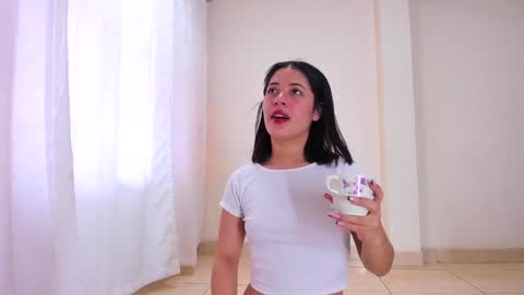 Snapshot of riley_skye_ chatting on December 9, 1:34 pm RAILEY online show from December 9, 1:34 pm