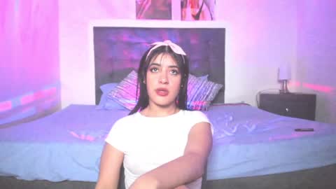 Snapshot of riley_skye_ chatting on January 20, 2:43 am RAILEY online show from January 20, 2:43 am